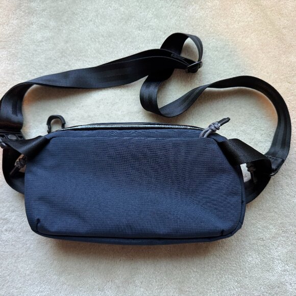 Bellroy Venture Ready Sling 2.5 (Dark Blue) - Picture 6 of 8